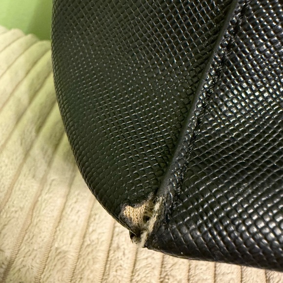 Guess Black Handbag with Gold Details - Picture 4 of 12